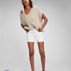 Gap White High Rise ‘Mom Shorts’ - size 26